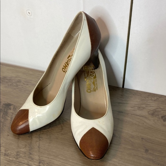 Vintage Salvatore Ferragamo White and Brown Leather Heels - Two tone - 7.5 - Picture 1 of 8